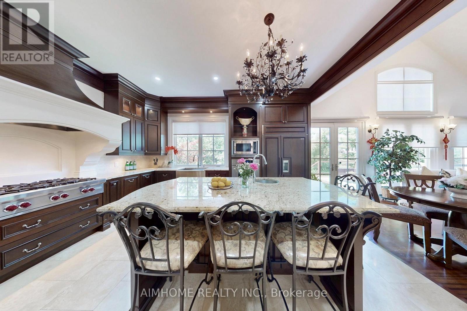 278 Wedgewood Drive, Oakville, Ontario  L6J 4R8 - Photo 12 - W12322362