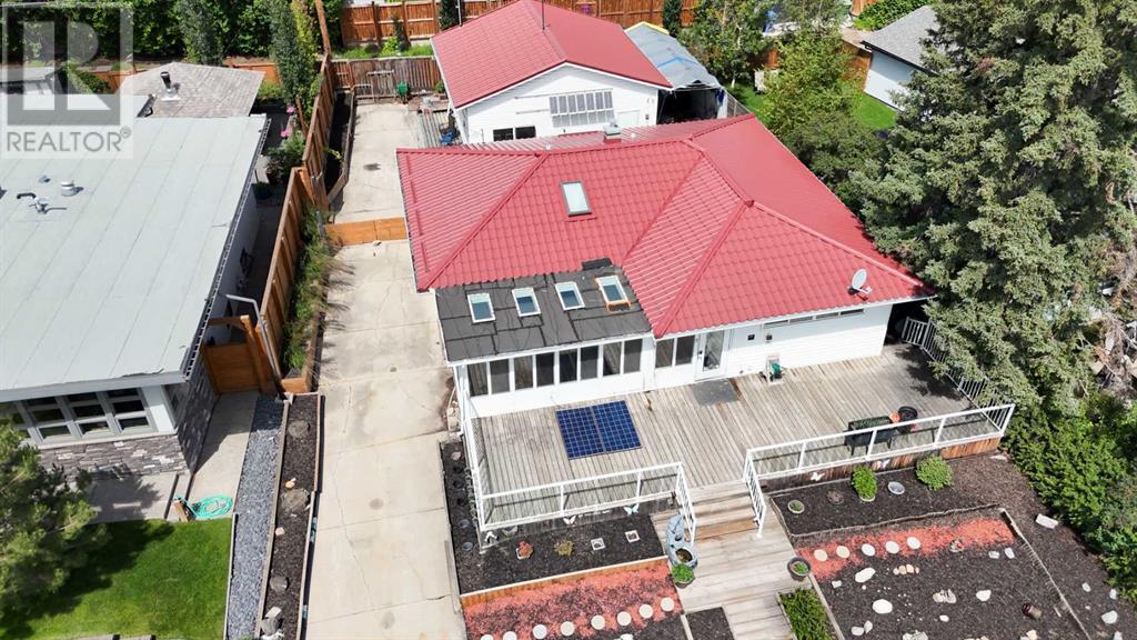 Property at 85 Malibou Road SW image 3