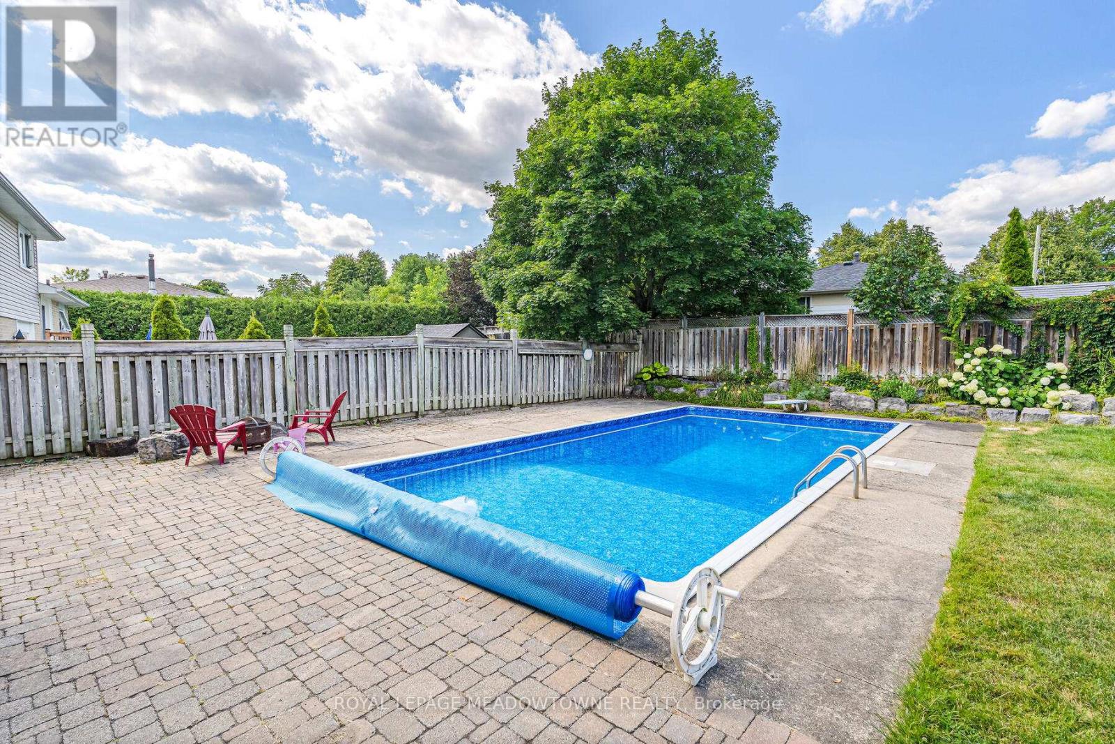 Property at 113 IRWIN CRESCENT image 2