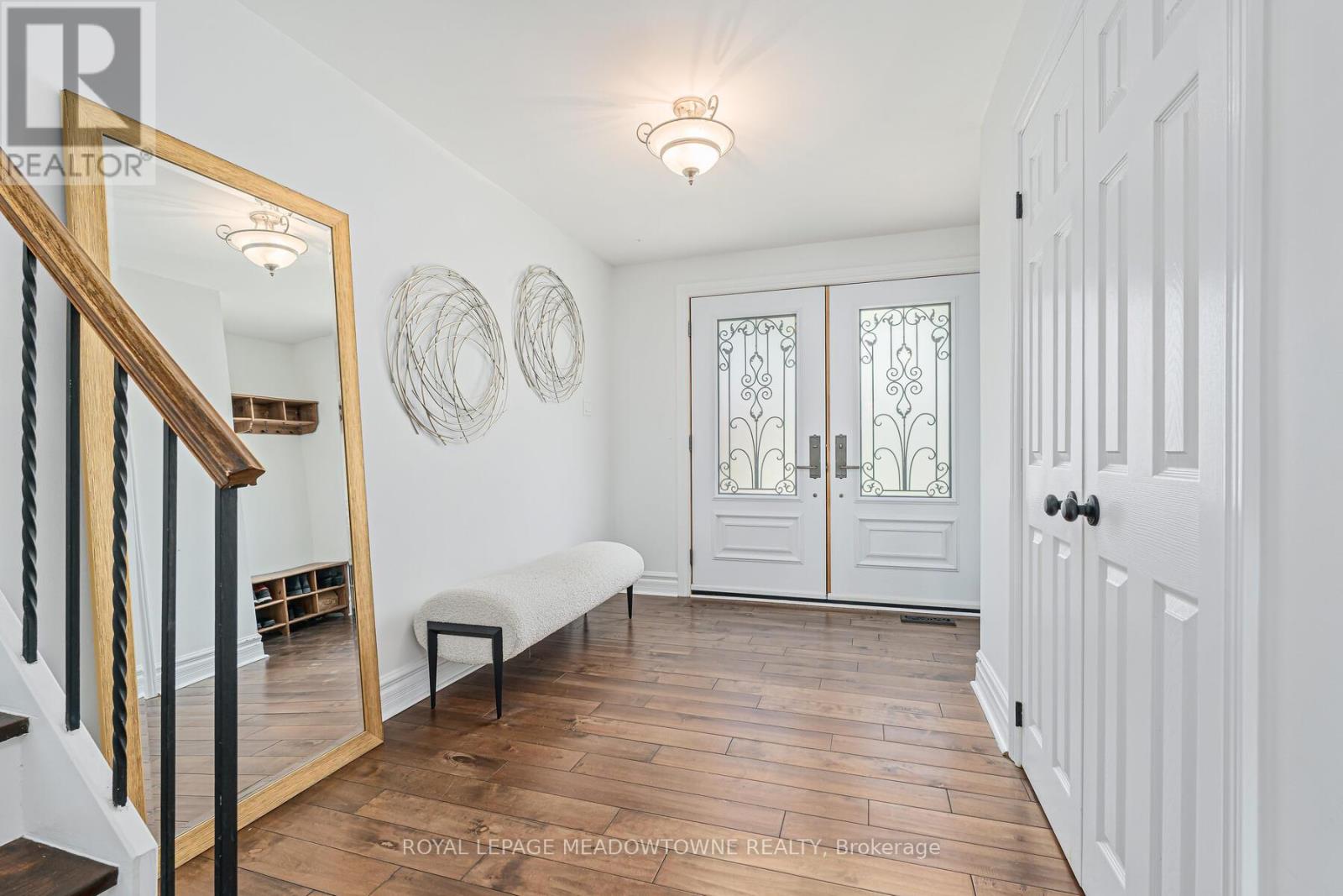 Property at 113 IRWIN CRESCENT image 4