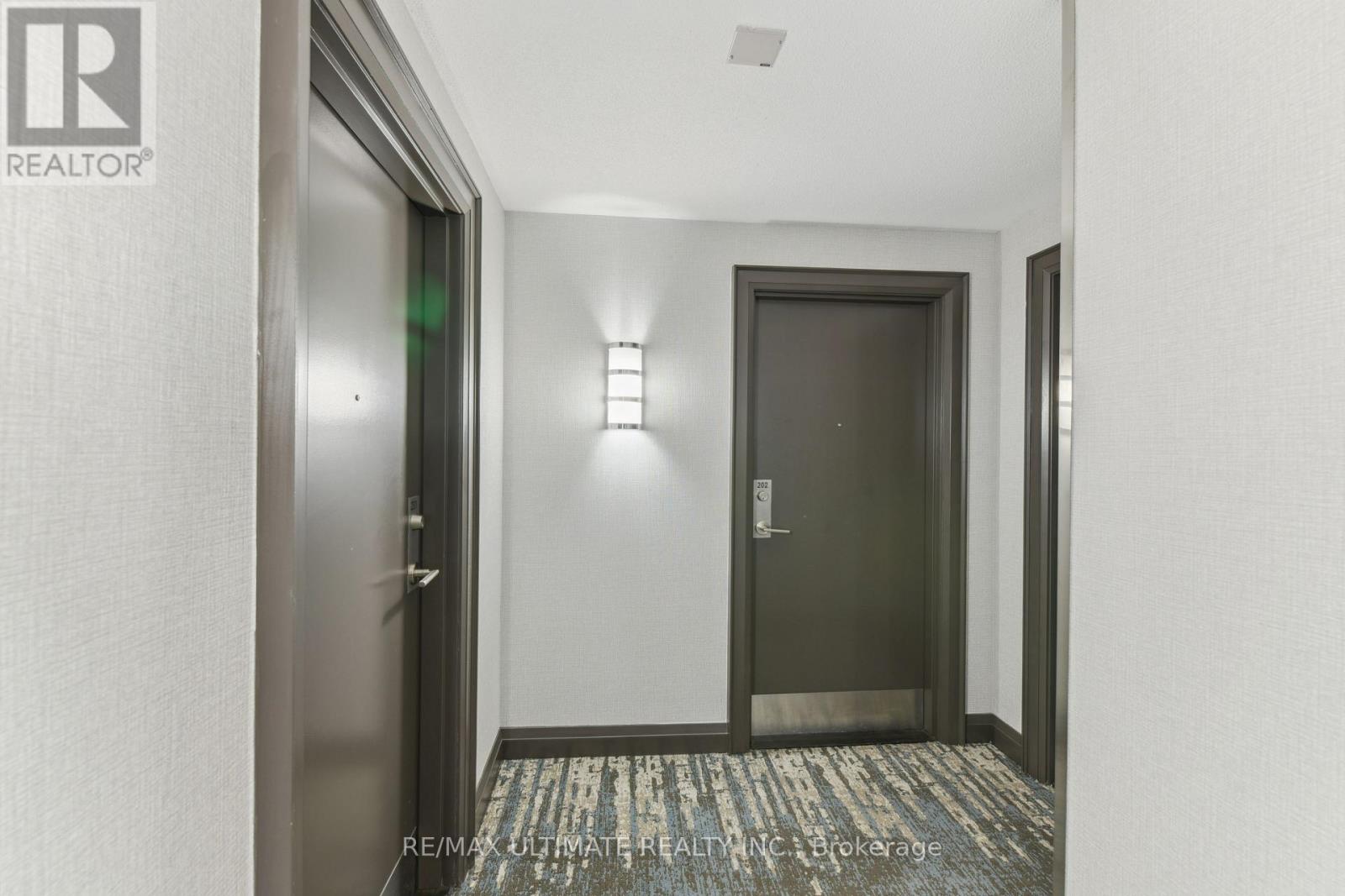 202 - 2325 Central Park Drive, Oakville, Ontario  L6H 0E5 - Photo 11 - W12293279