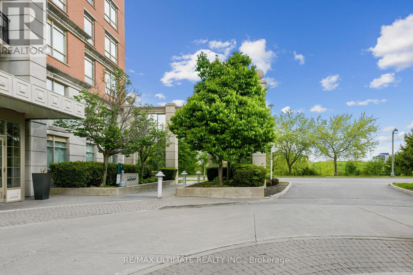 202 - 2325 Central Park Drive, Oakville, Ontario  L6H 0E5 - Photo 7 - W12293279