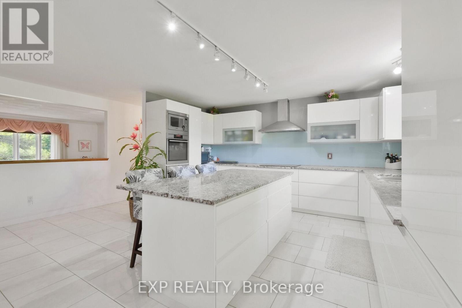 2673 Yorks Corners Road, Ottawa, Ontario  K0A 2P0 - Photo 15 - X12322384