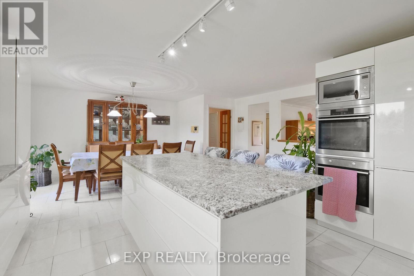 2673 Yorks Corners Road, Ottawa, Ontario  K0A 2P0 - Photo 17 - X12322384