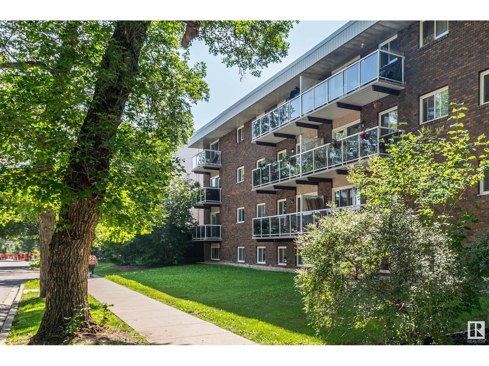 Property at #404 9925 83 AV NW image 3