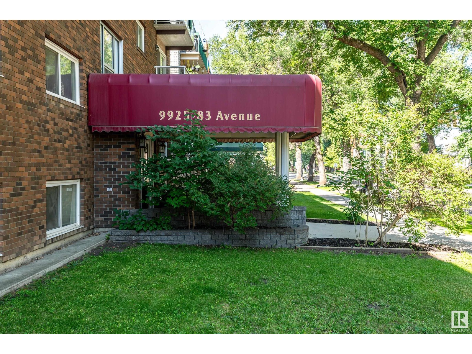 Property at #404 9925 83 AV NW image 4