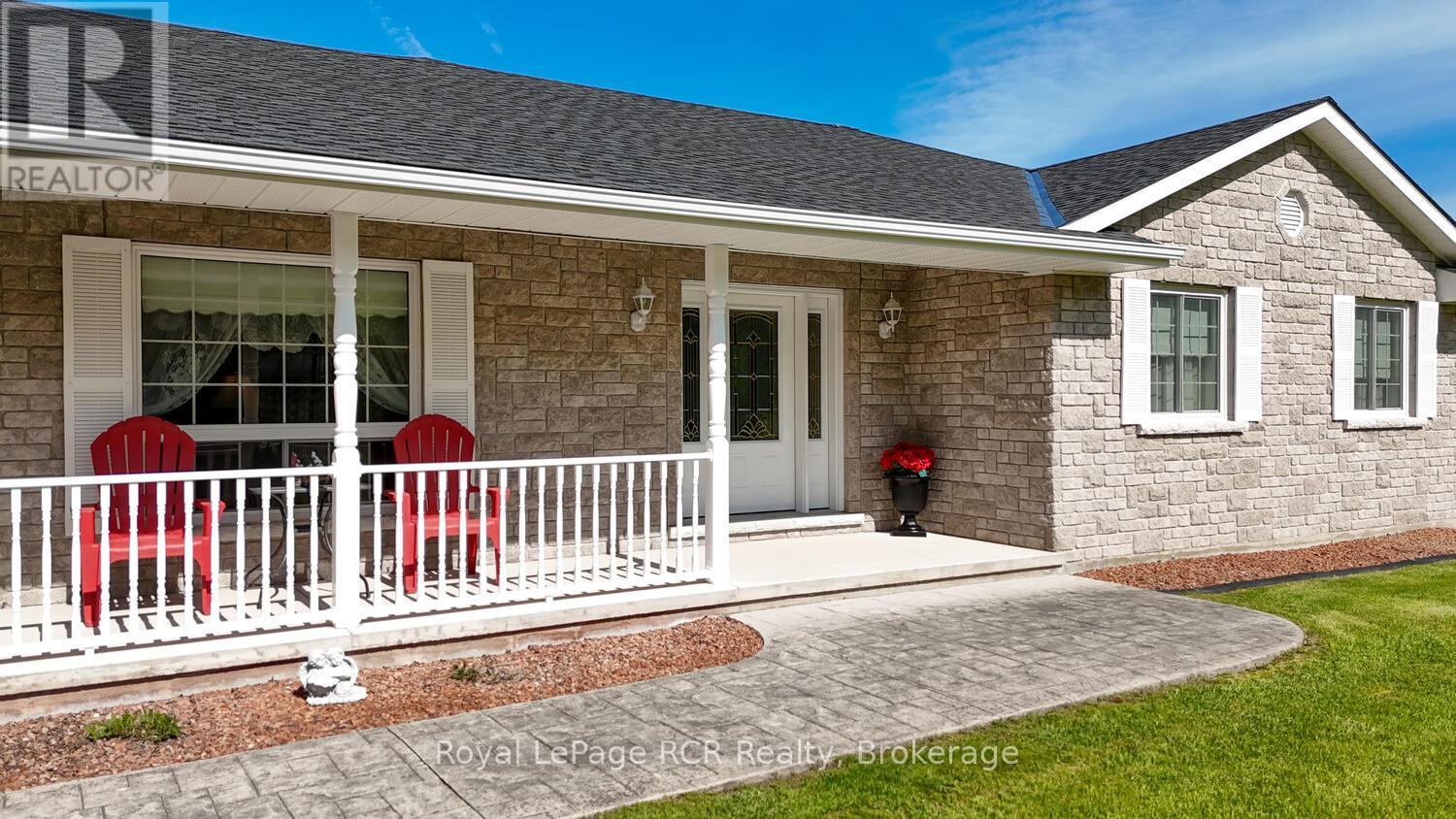 280 Somers Street, Georgian Bluffs, Ontario  N4K 6V5 - Photo 3 - X12187590