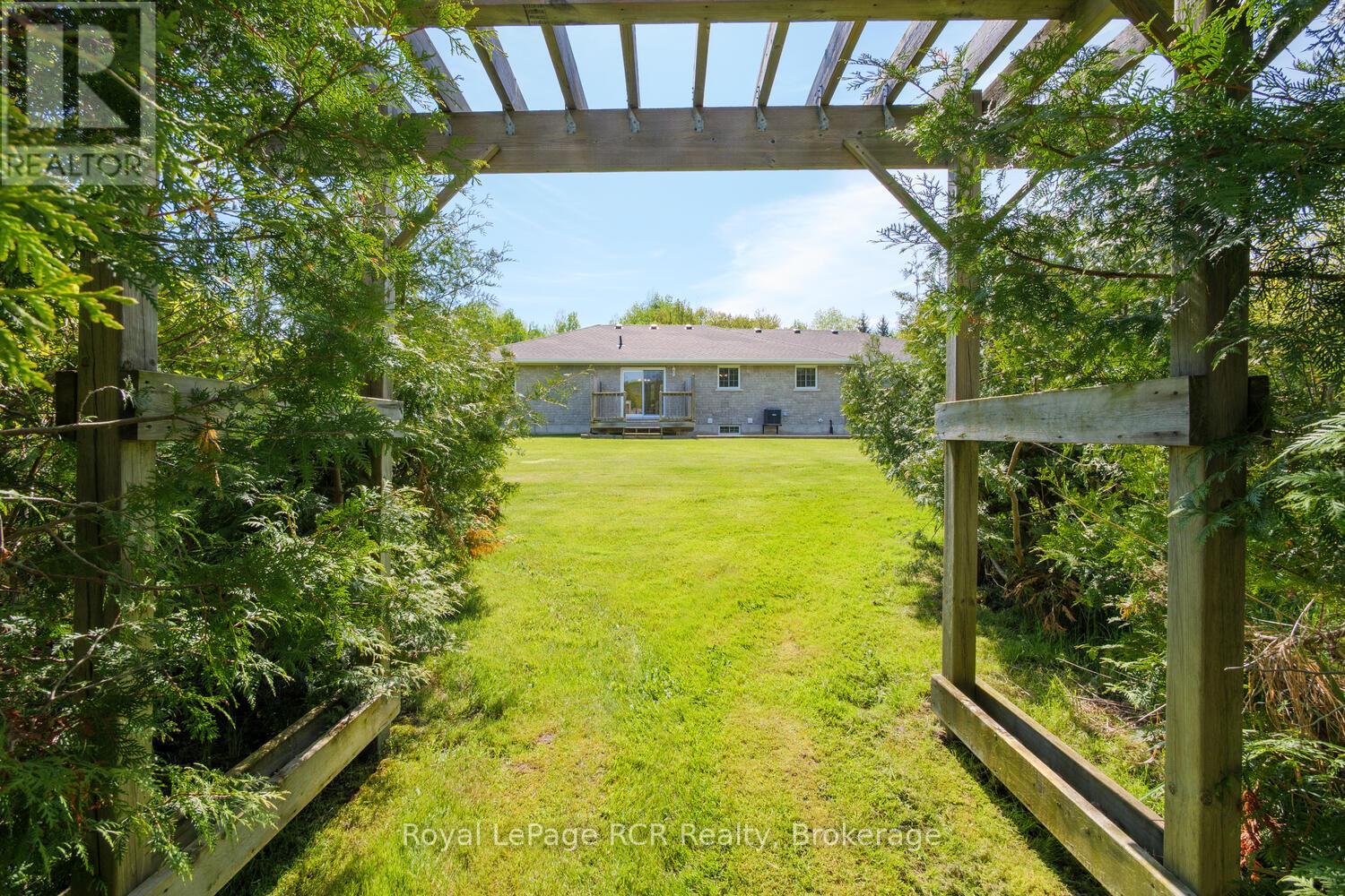 280 Somers Street, Georgian Bluffs, Ontario  N4K 6V5 - Photo 36 - X12187590