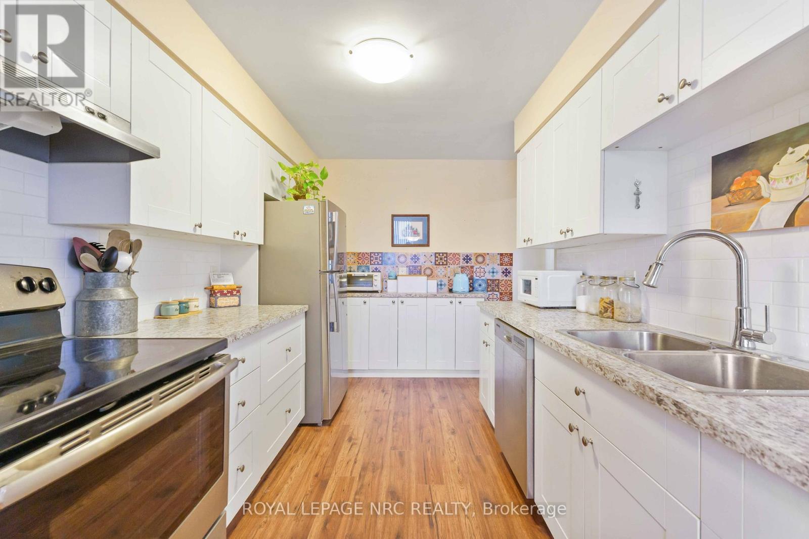 1107 - 35 Towering Heights Boulevard, St. Catharines, Ontario  L2T 3G8 - Photo 13 - X12322391