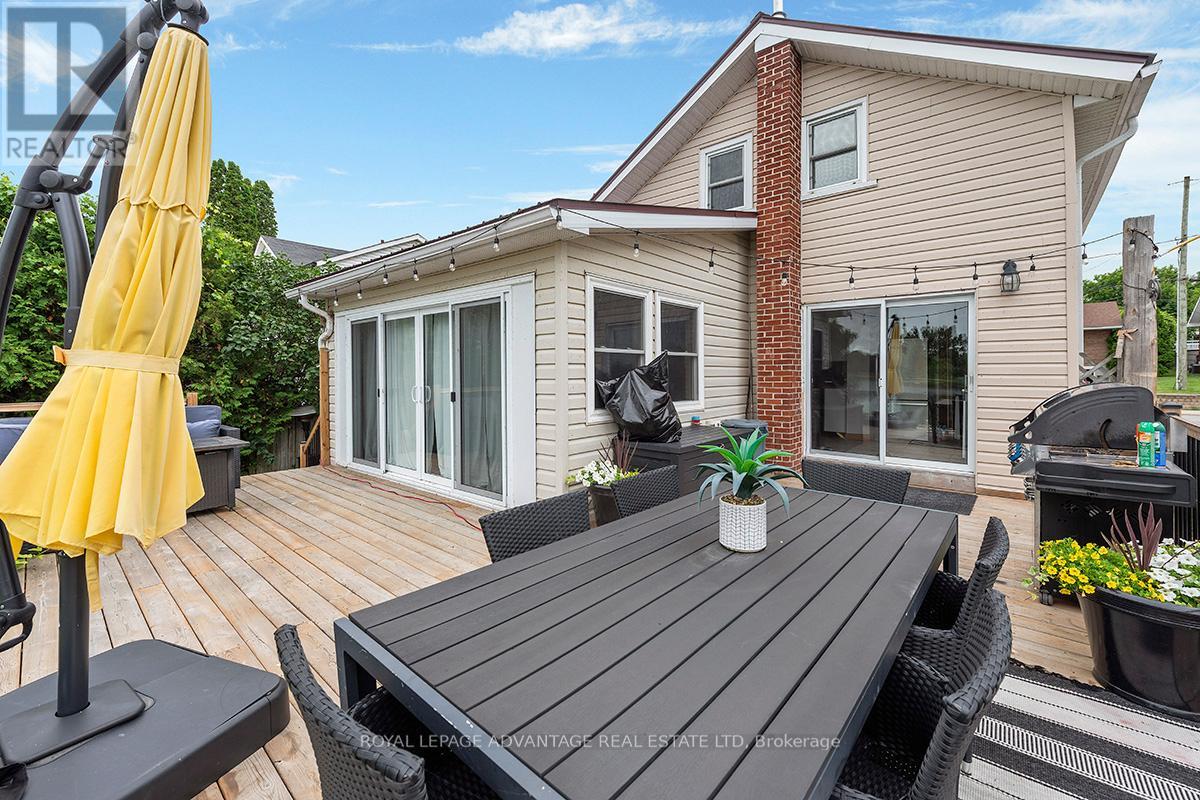 Property at 120 QUEEN STREET image 4