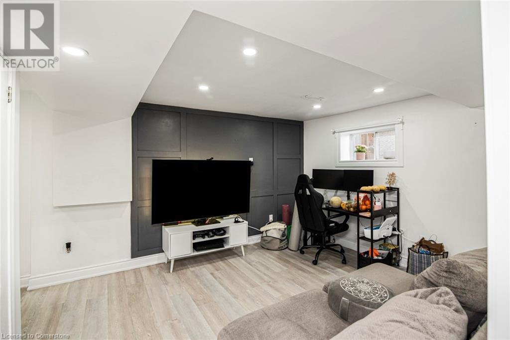 140 East 35th Street, Hamilton, Ontario  L8V 3Y2 - Photo 22 - 40756839
