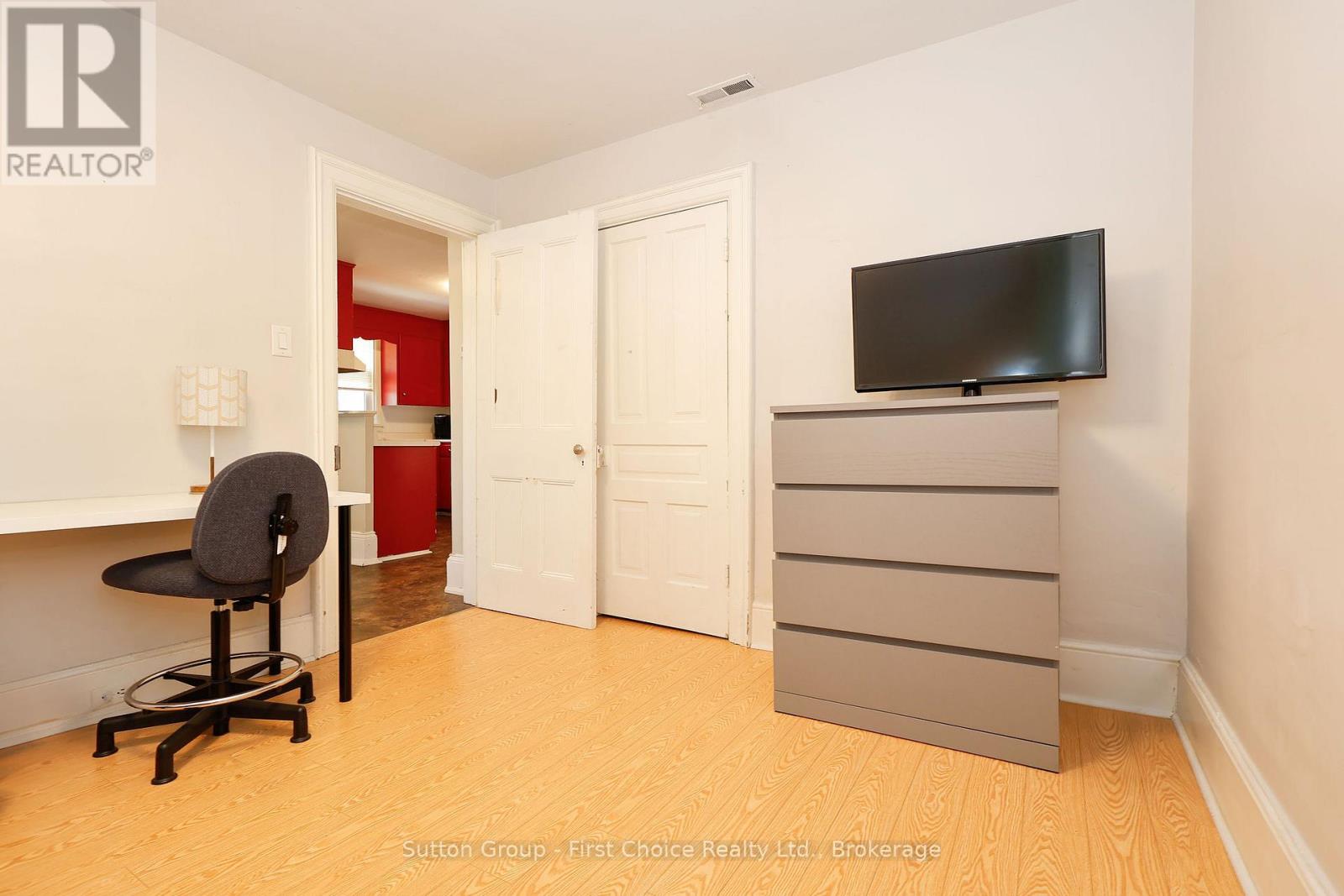 176 Cobourg Street N, Stratford, Ontario  N5A 3E8 - Photo 13 - X12322420
