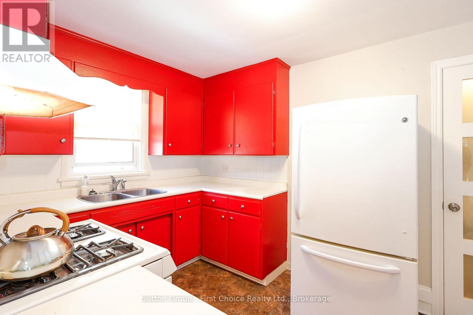 176 Cobourg Street N, Stratford, Ontario  N5A 3E8 - Photo 18 - X12322420