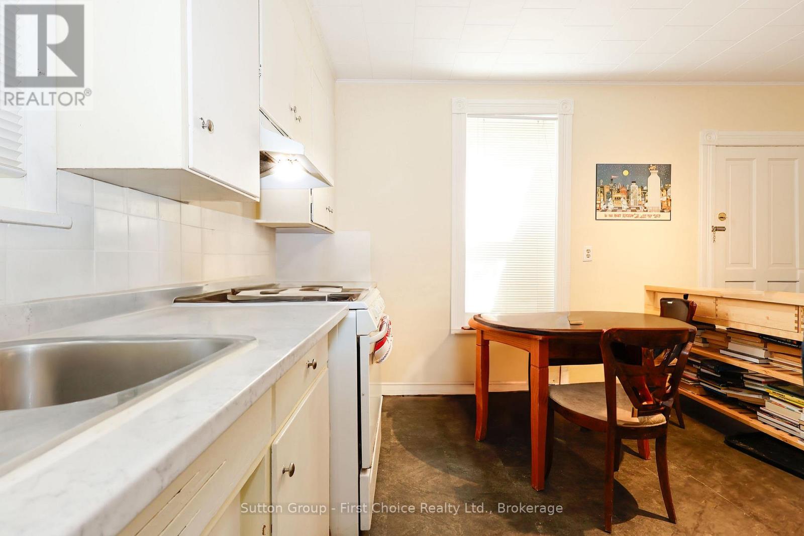 176 Cobourg Street N, Stratford, Ontario  N5A 3E8 - Photo 30 - X12322420