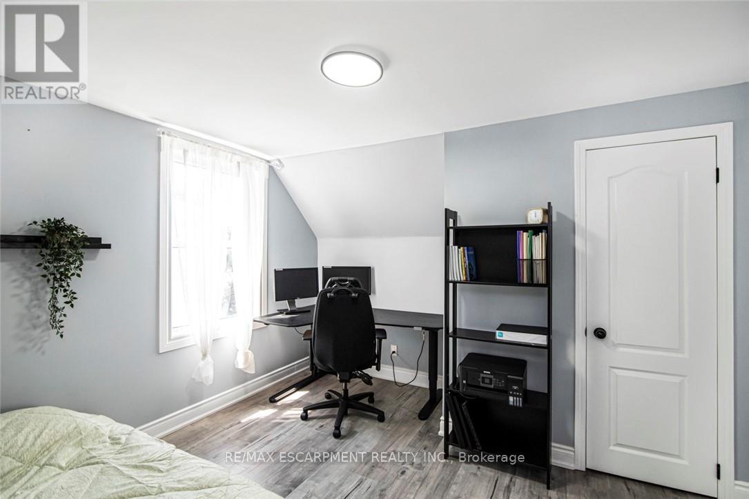 140 East 35th Street, Hamilton, Ontario  L8V 3Y2 - Photo 17 - X12321987