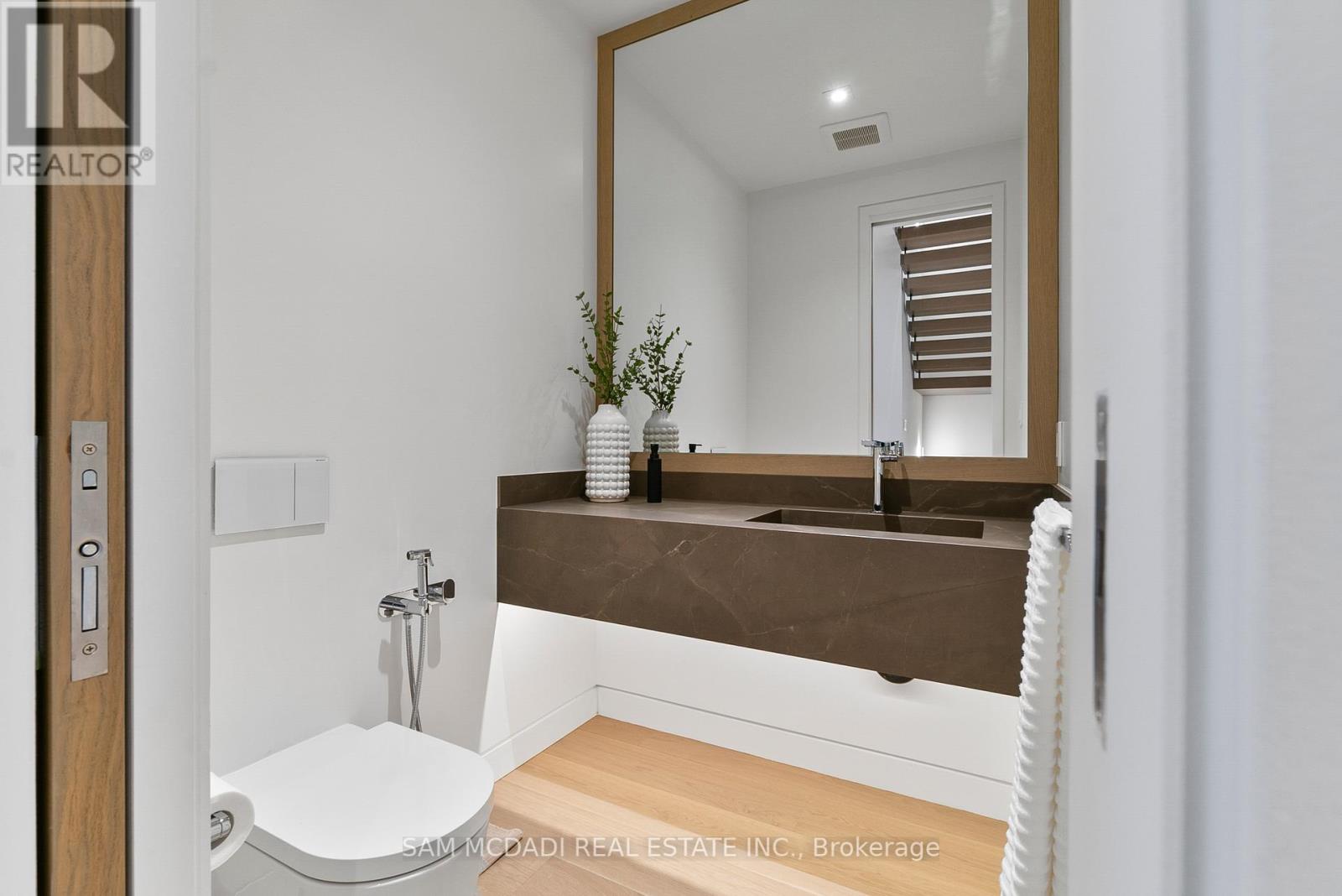 1222 Mississauga Road, Mississauga, Ontario  L5H 2J2 - Photo 12 - W12322401