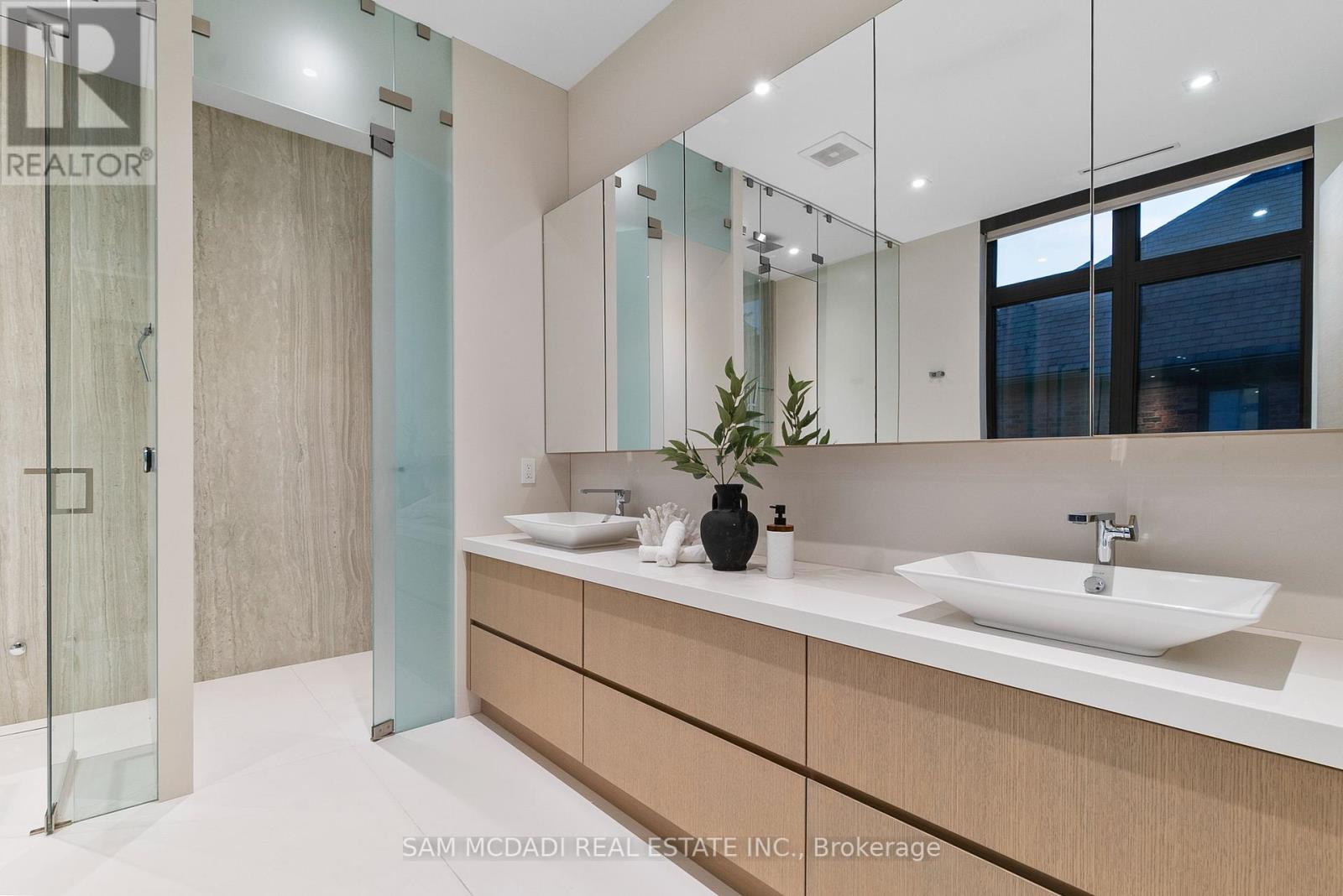 1222 Mississauga Road, Mississauga, Ontario  L5H 2J2 - Photo 27 - W12322401