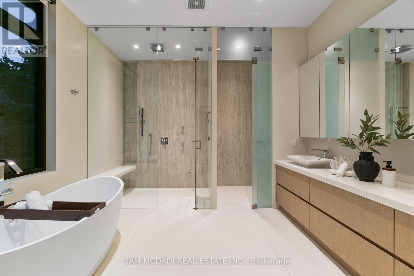 1222 Mississauga Road, Mississauga, Ontario  L5H 2J2 - Photo 28 - W12322401