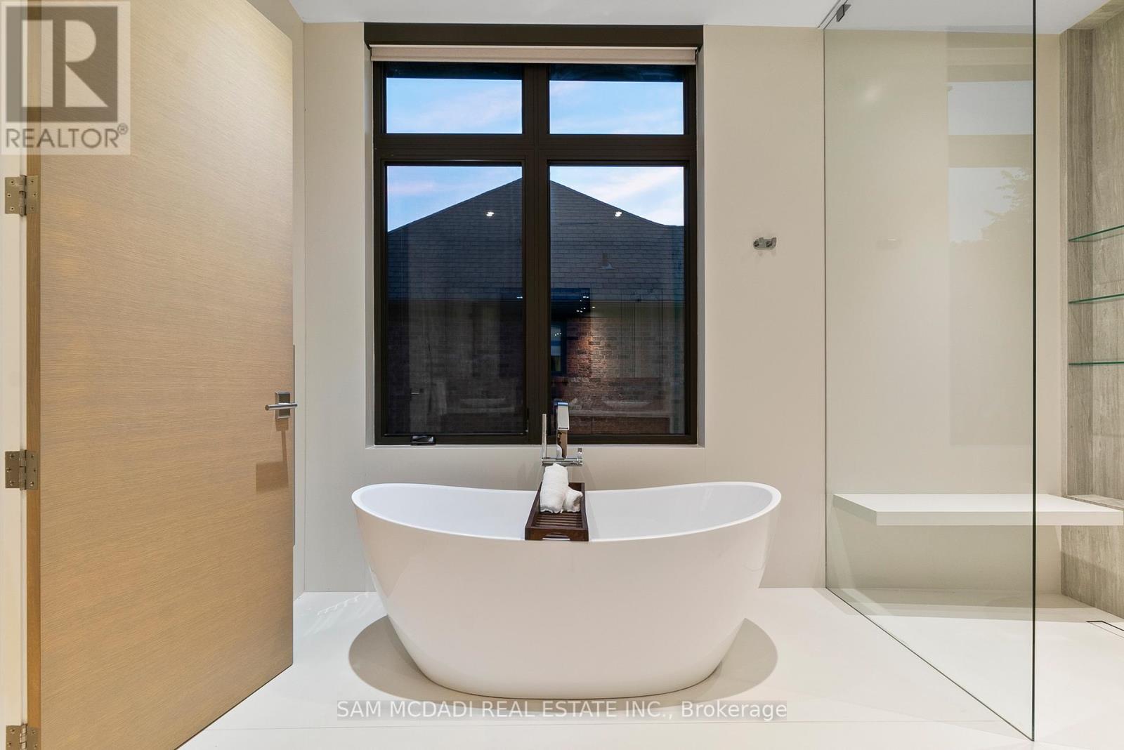 1222 Mississauga Road, Mississauga, Ontario  L5H 2J2 - Photo 29 - W12322401