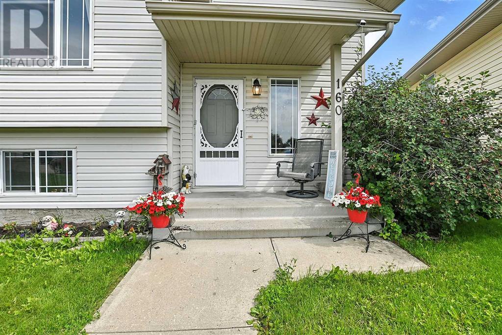 Property at 160 Deschner Close image 3