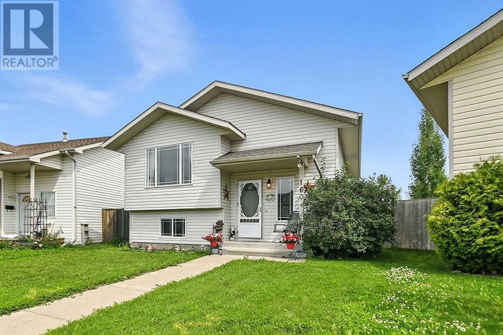 Property at 160 Deschner Close image 2