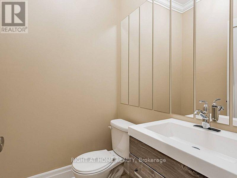 94 Collin Court, Richmond Hill, Ontario  L4E 0X8 - Photo 14 - N12322422