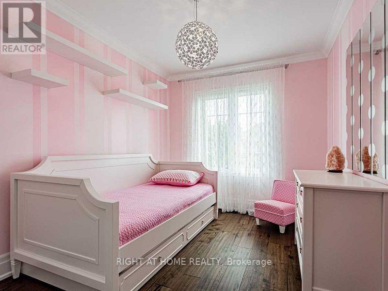 94 Collin Court, Richmond Hill, Ontario  L4E 0X8 - Photo 18 - N12322422