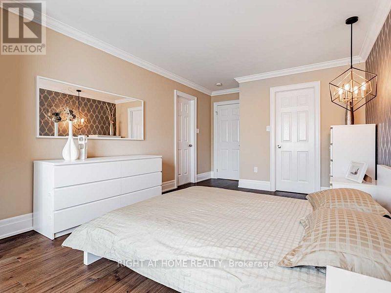 94 Collin Court, Richmond Hill, Ontario  L4E 0X8 - Photo 24 - N12322422