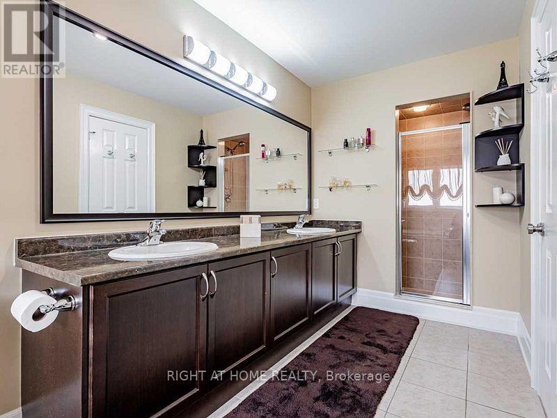 94 Collin Court, Richmond Hill, Ontario  L4E 0X8 - Photo 26 - N12322422