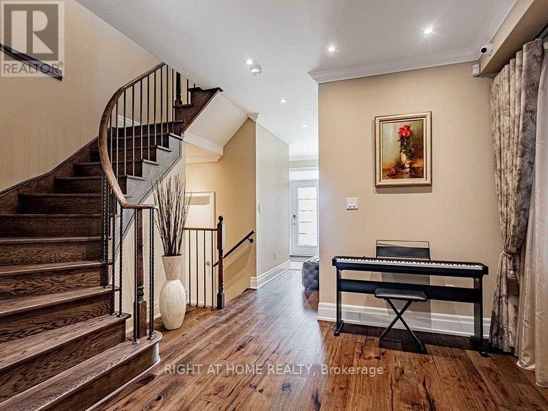 Property at 94 COLLIN COURT image 3