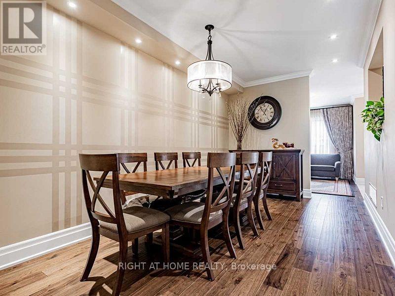 94 Collin Court, Richmond Hill, Ontario  L4E 0X8 - Photo 6 - N12322422