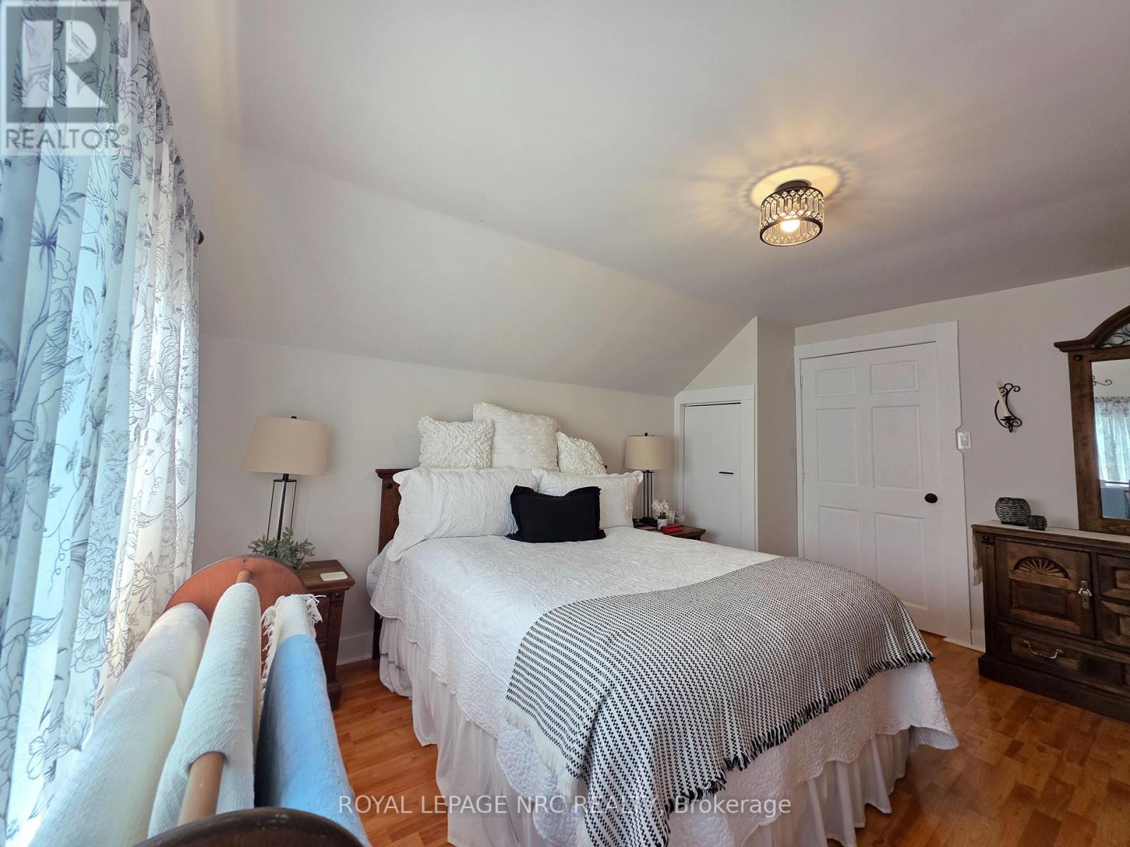 228 Jarvis Street, Fort Erie, Ontario  L2A 2S5 - Photo 25 - X12322430