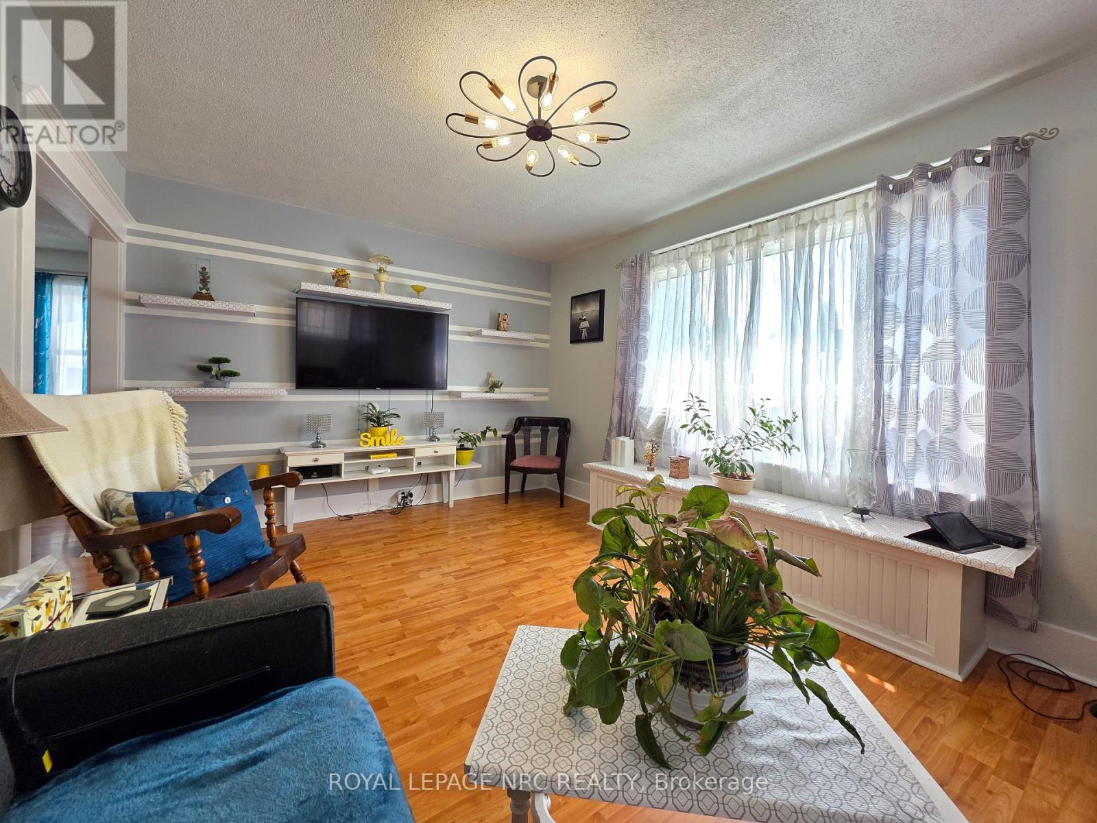 228 Jarvis Street, Fort Erie, Ontario  L2A 2S5 - Photo 10 - X12322430