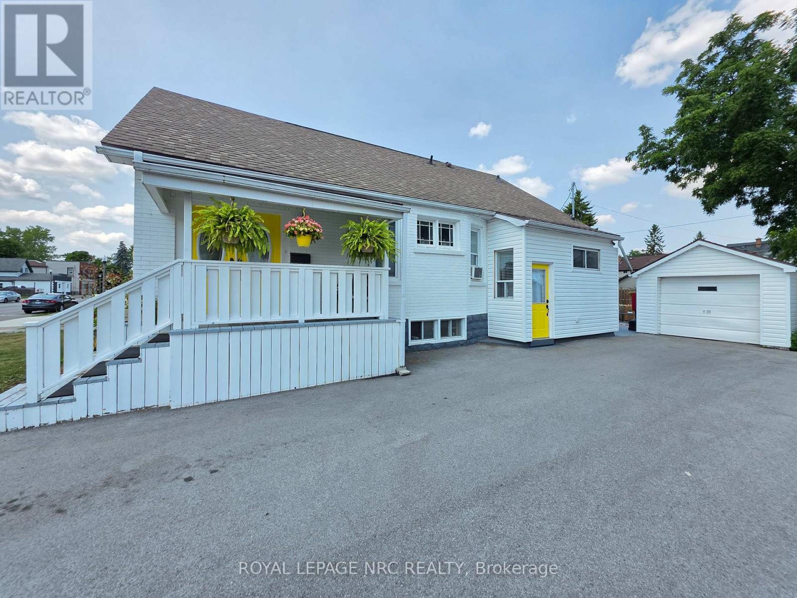 228 Jarvis Street, Fort Erie, Ontario  L2A 2S5 - Photo 3 - X12322430