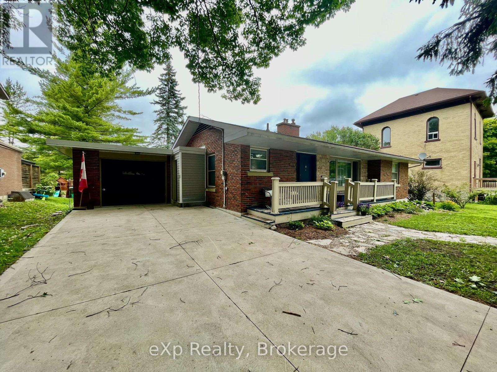 410 Cayley Street, Brockton, Ontario  N0G 2V0 - Photo 2 - X12109265