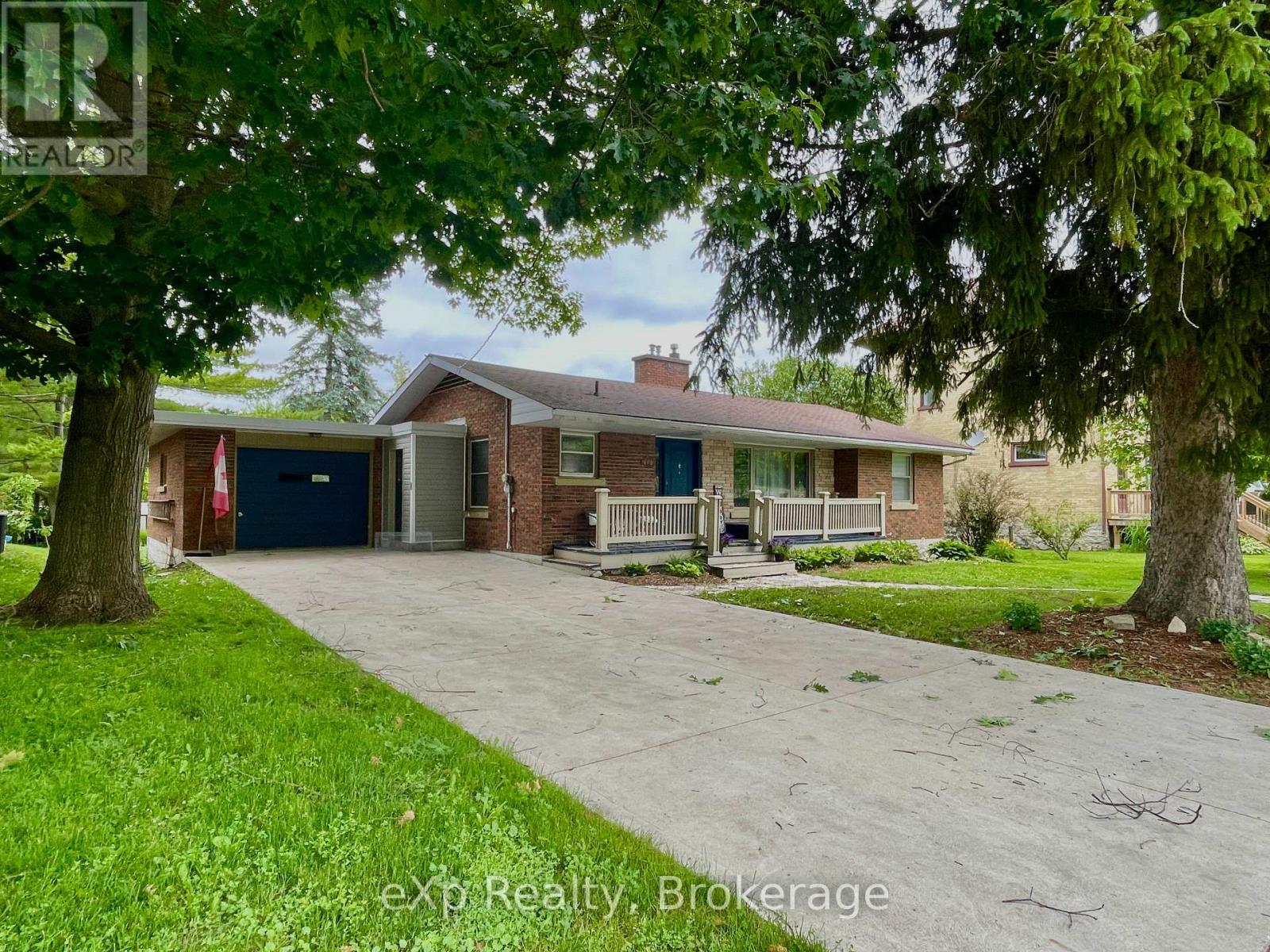 410 Cayley Street, Brockton, Ontario  N0G 2V0 - Photo 1 - X12109265