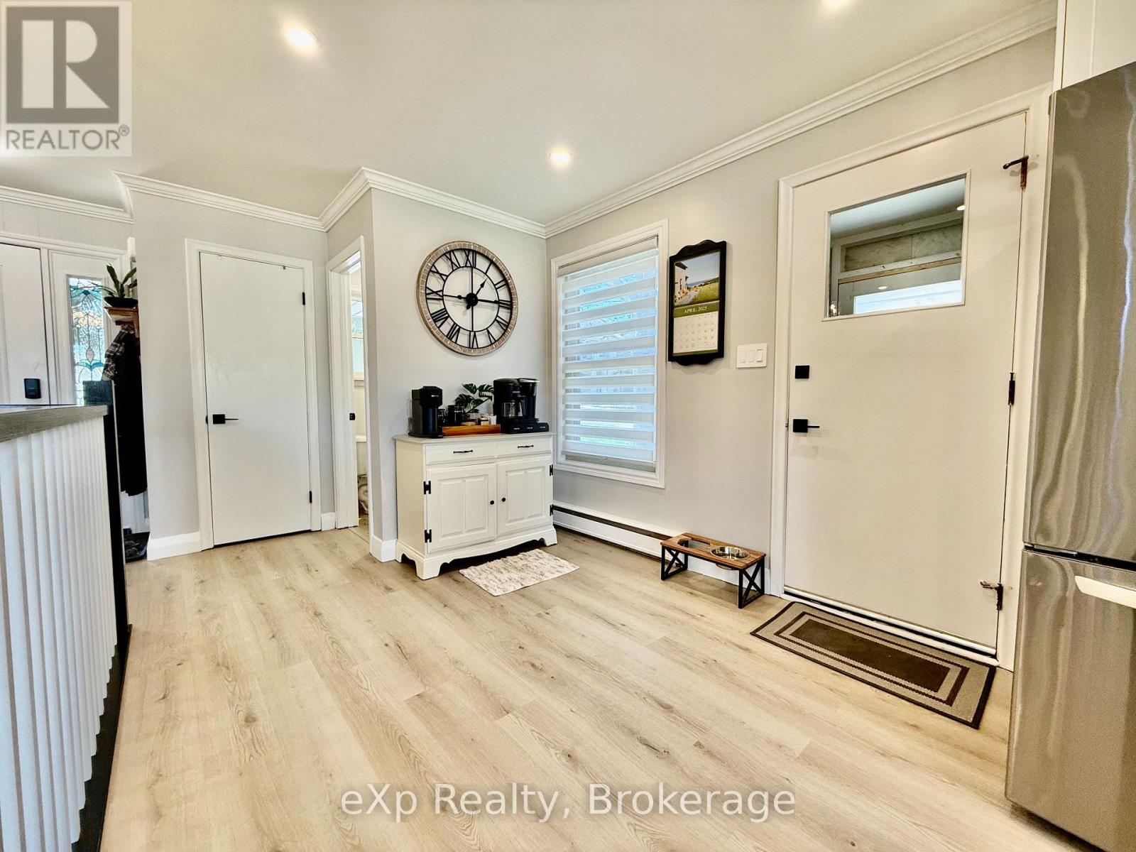 410 Cayley Street, Brockton, Ontario  N0G 2V0 - Photo 14 - X12109265