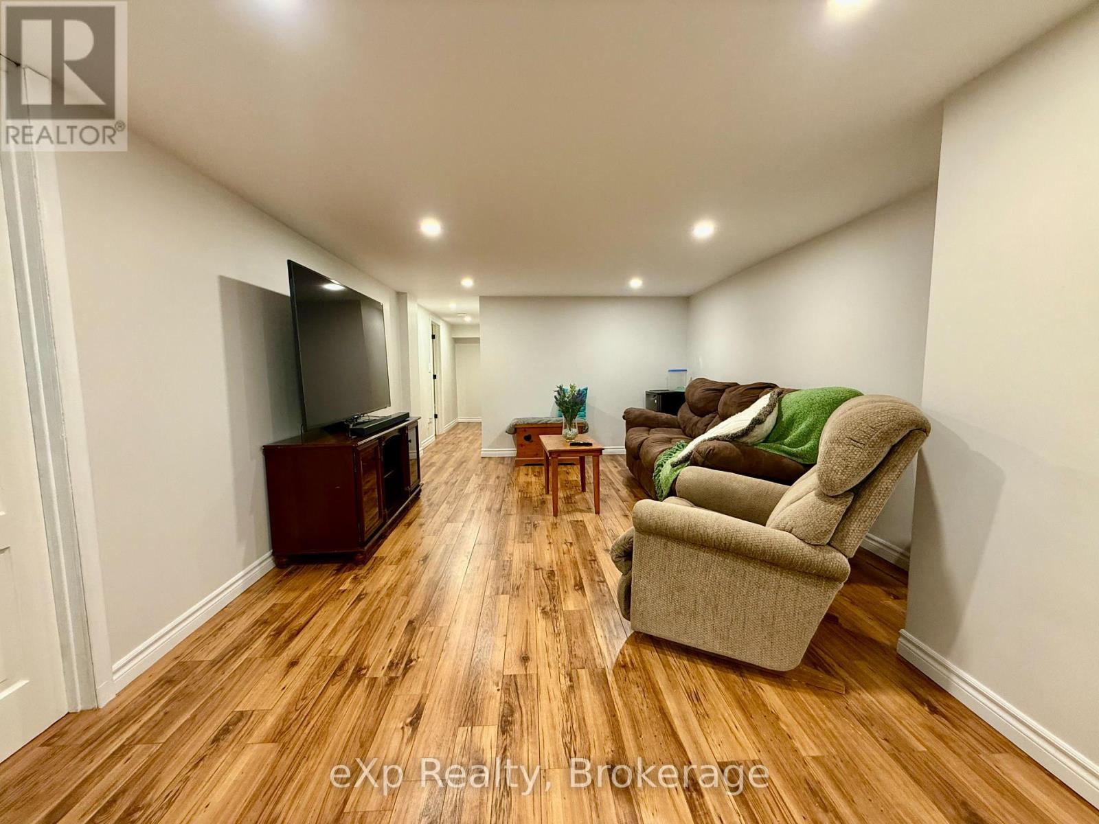 410 Cayley Street, Brockton, Ontario  N0G 2V0 - Photo 18 - X12109265