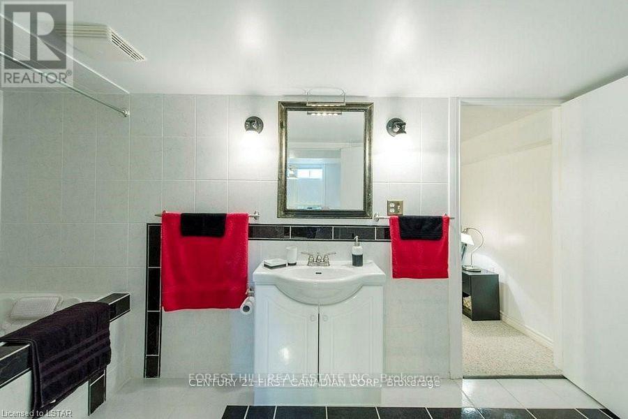 297 Grangeover Avenue, London North, Ontario  N6G 4L1 - Photo 38 - X12322481