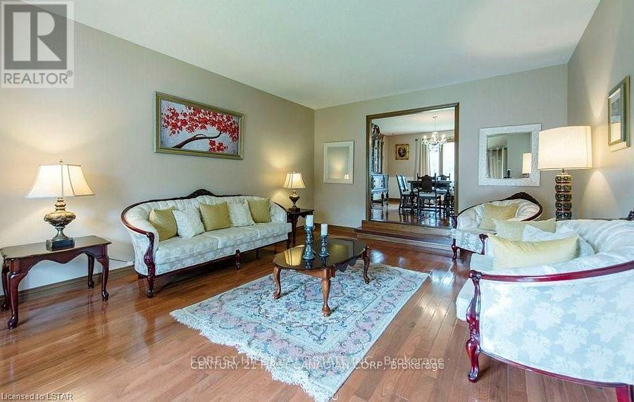 297 Grangeover Avenue, London North, Ontario  N6G 4L1 - Photo 8 - X12322481