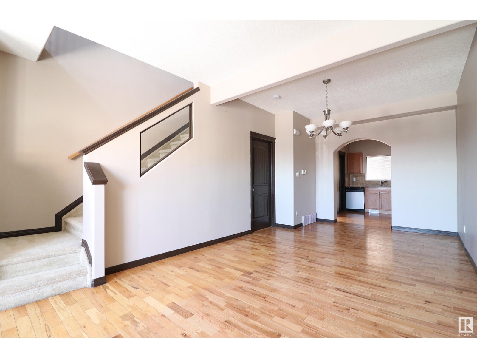 Property at 5106 146 AV NW image 2
