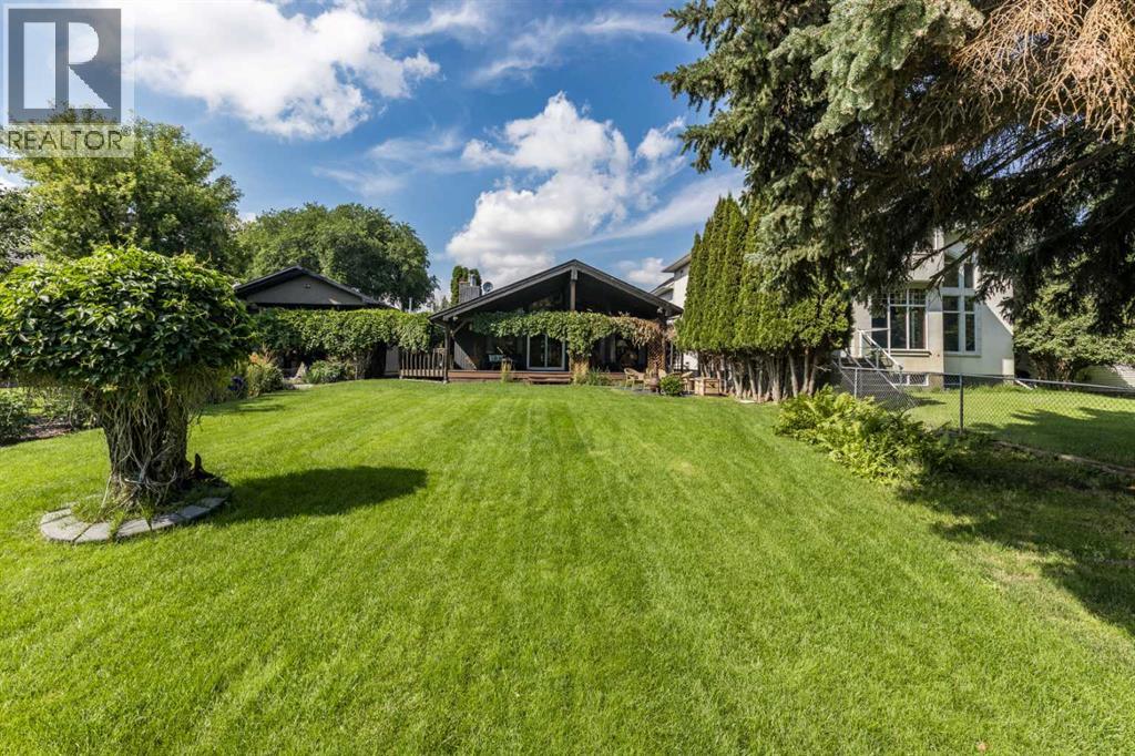 Property at 229 1 Street NW image 1