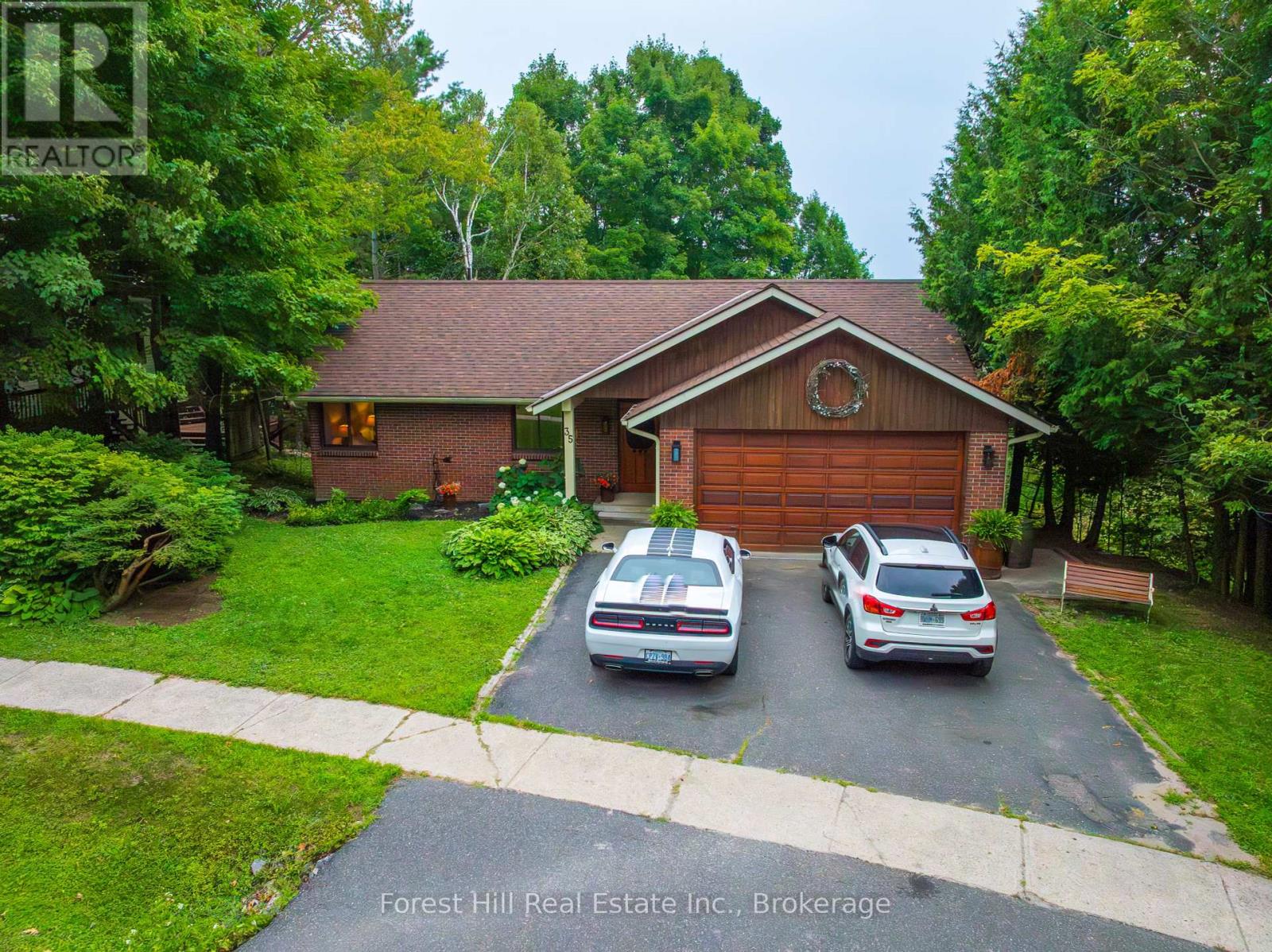 Property at 35 WESTVALE DRIVE S image 1