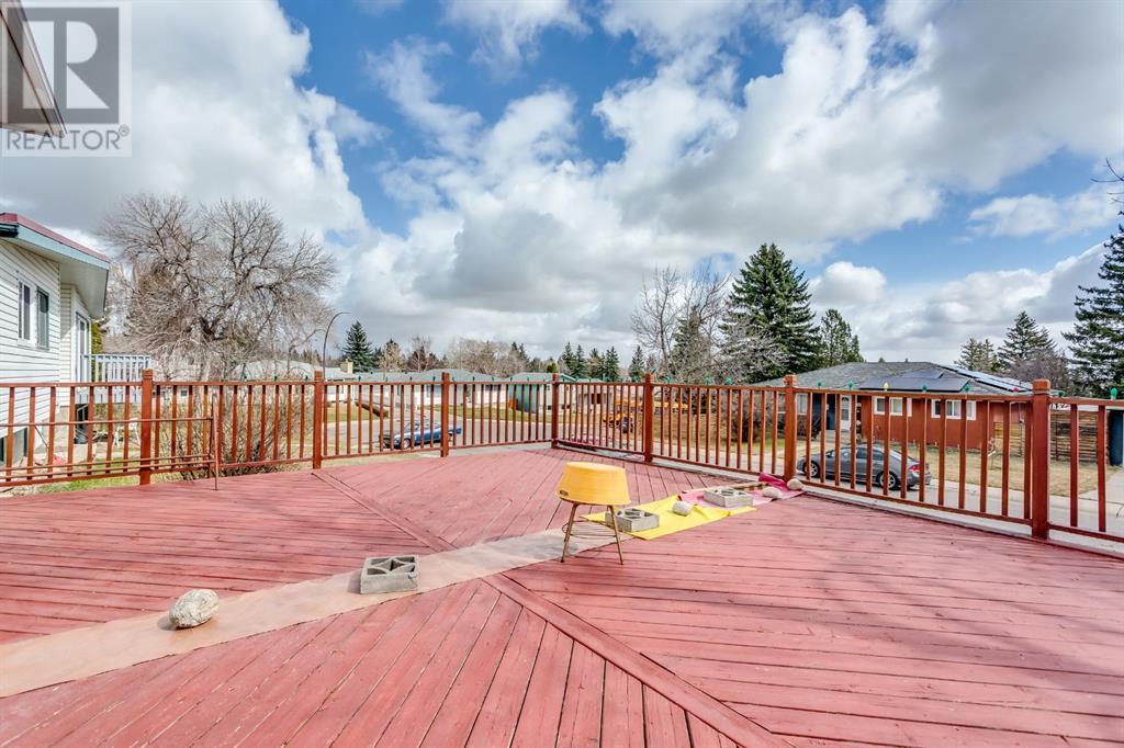7803 Hunterslea Crescent Nw, Calgary, Alberta  T2K 4M3 - Photo 15 - A2239554