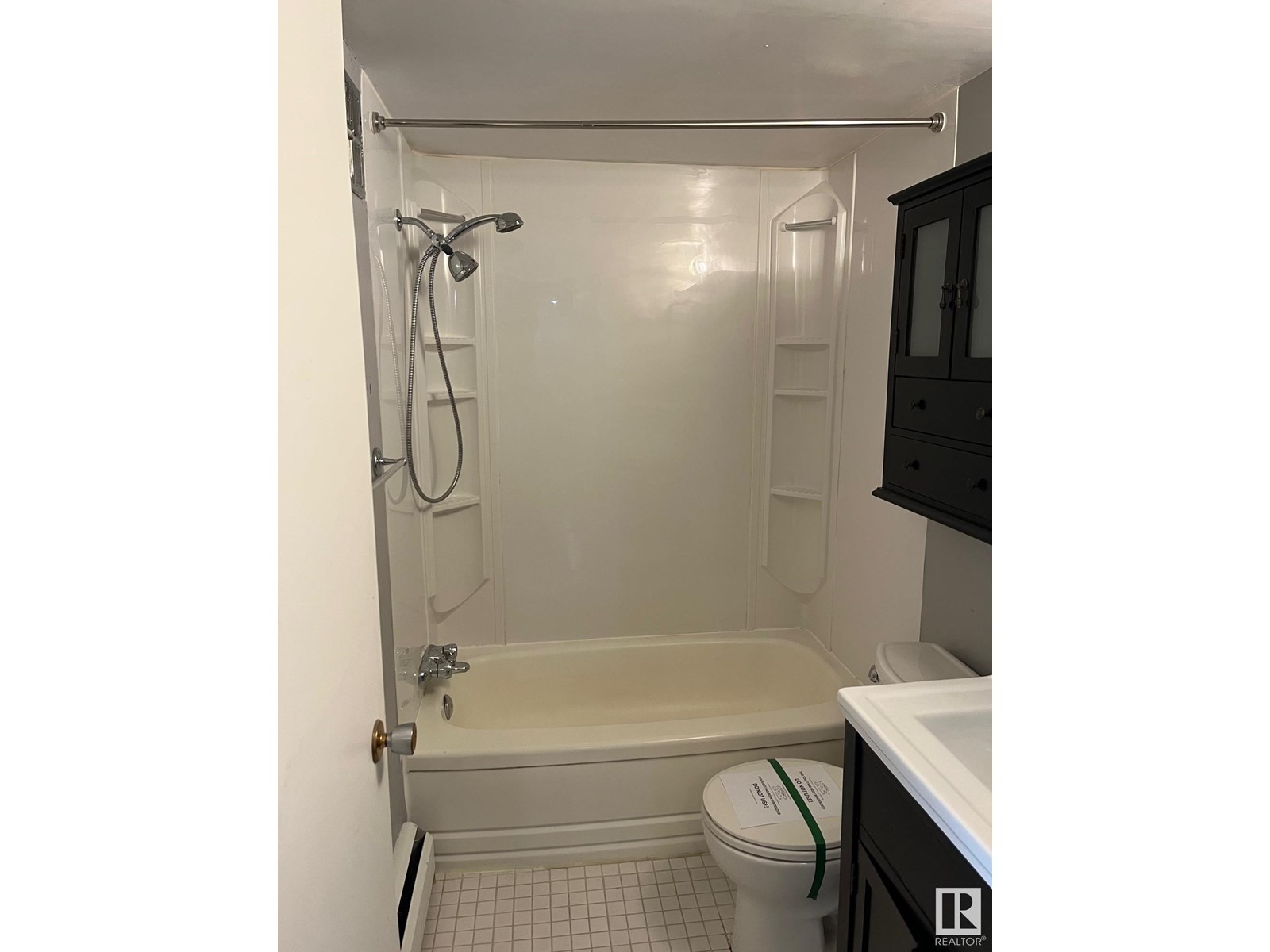 #203 8524 Gateway Bv Nw, Edmonton, Alberta  T6E 4B5 - Photo 12 - E4451023