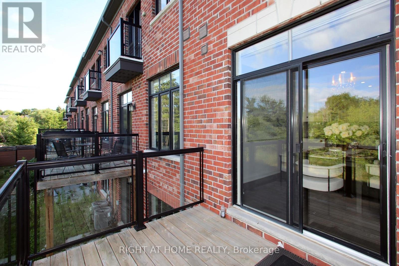 60 Duncombe Lane, Richmond Hill, Ontario  L4C 0Z9 - Photo 12 - N12322508