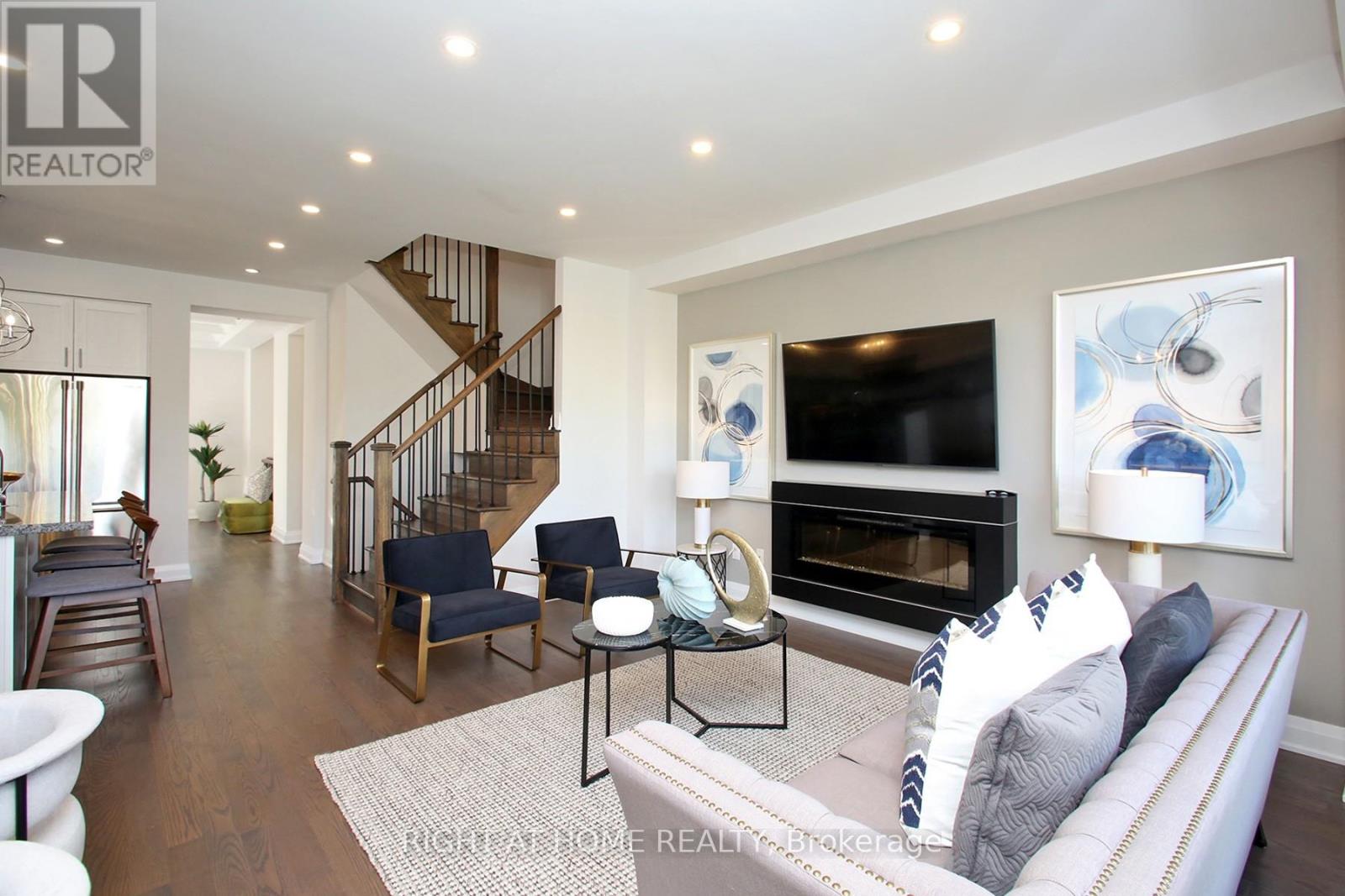 60 Duncombe Lane, Richmond Hill, Ontario  L4C 0Z9 - Photo 17 - N12322508