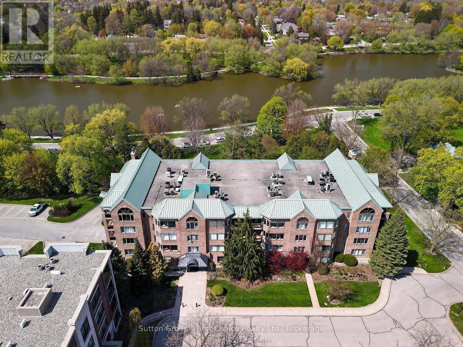 206 - 30 Front Street, Stratford, Ontario  N5A 7S3 - Photo 4 - X12322524