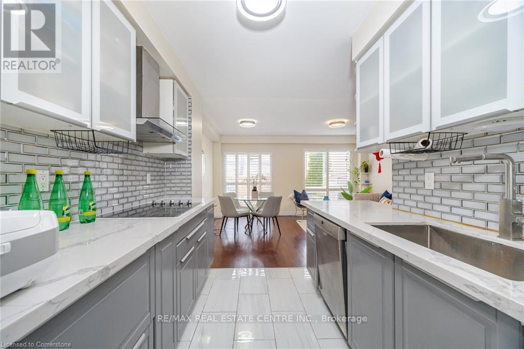 Property at 62 - 5255 GUILDWOOD WAY image 5