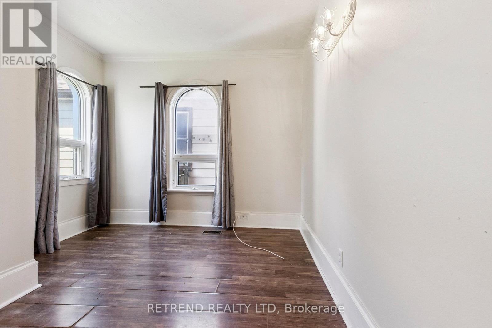 Property at 219 ERIE AVENUE image 3